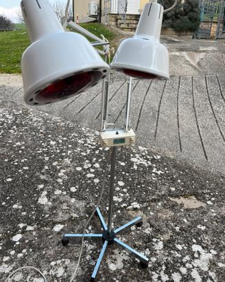 Lampada con due lampadine infrarossi