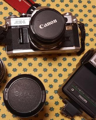 Macchina fotografica analogica CANON AE-1