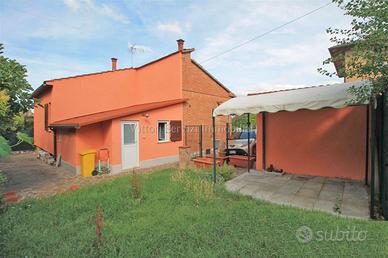 Torrita di Siena (SI), casa singola con garage e g