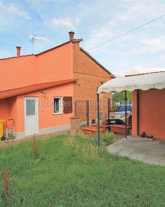 Torrita di Siena (SI), casa singola con garage e g