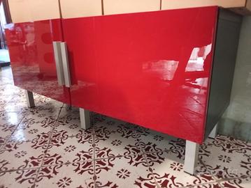 Mobile basso soggiorno tv Ikea rosso laccato
