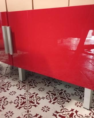 Mobile basso soggiorno tv Ikea rosso laccato