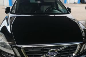 auto Volvo XC60
