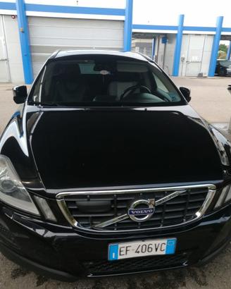 auto Volvo XC60