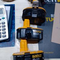 avvitatore ad impulsi dewalt con 3 batterie 