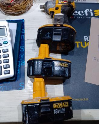 avvitatore ad impulsi dewalt con 3 batterie 