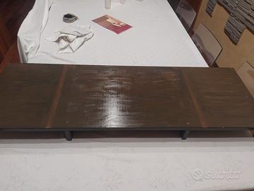 Mobiletto per televisore