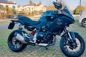 BMW F900XR Triple Black