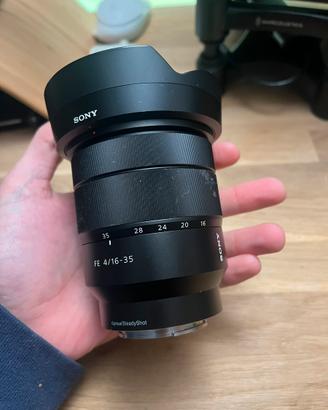 Sony FE 16-35 mm f4 Zeiss Vario-Tessar obbiettivo
