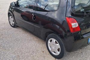 automobile Renault Twingo Yahoo