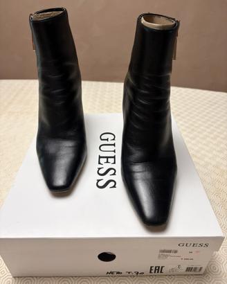 Stivaletti con tacco Guess