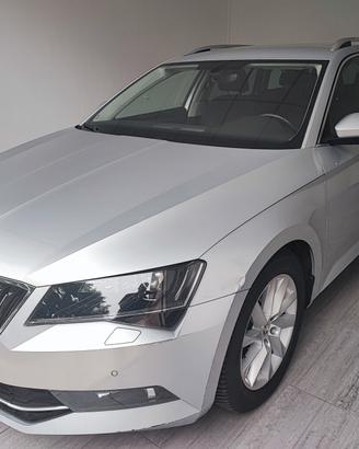 Skoda Superb 2.0 TDI 150 CV SCR DSG Wagon SportLin
