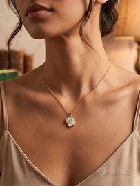 Collana stile retrò rina e metallo  iniziale