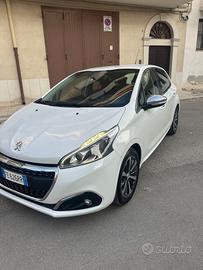 Peugeot 208 PureTech 82 5 porte Allure