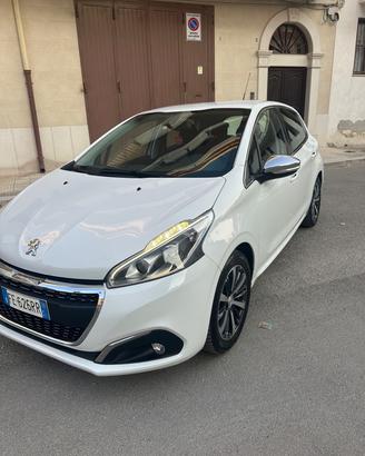 Peugeot 208 PureTech 82 5 porte Allure
