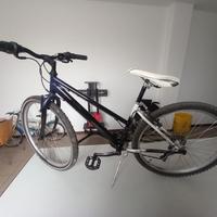 Bicicletta mountain bike Dechatlon