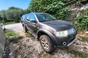 Mitsubishi L200  2.5 178cv, Autocarro, Motore nuov