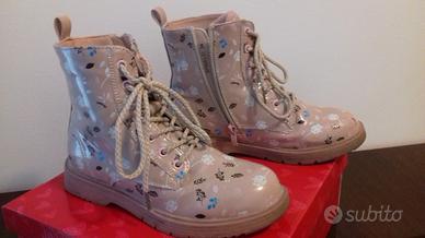 Anfibi rosa da bambina con stampa floreale 10 Baci