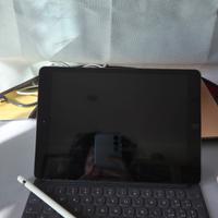 ipad  128GB con smart keybord e apple pencil