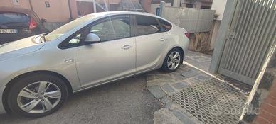 Opel Astra 2015 Gpl