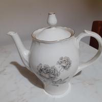 bricco zuppiera e piatto da portata 