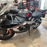 Honda CBR  RR  900 Fireblade