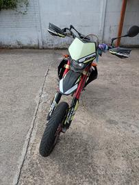 Moto Fantic Motard 125
