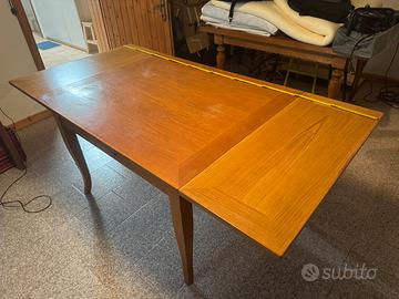 Tavolo in legno massicio rovere e 4 sedie abbinate