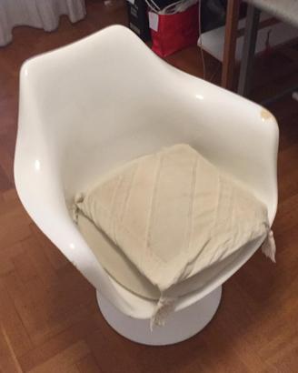 2 Sedie ed 1 poltroncina Saarinen 1968