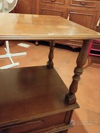 Tavolino con cassettone girevole