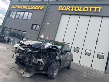 RENAULT CLIO 4 per ricambi usati K9KC6