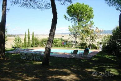 Rustico / Casale di 180 m² con 4 locali e box auto