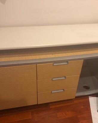 Scrivania doppia con mobile cassettiera
