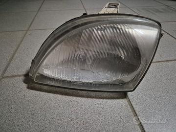 faro anteriore sinistro fiat 600 anno 2001