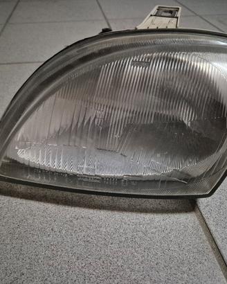 faro anteriore sinistro fiat 600 anno 2001