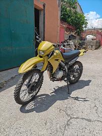 Motard Yamaha XT 125cc