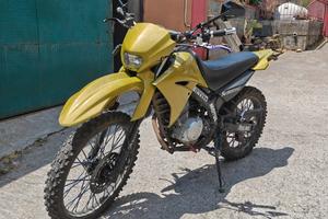 Motard Yamaha XT 125cc