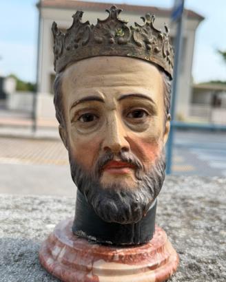 Antica testa di santo  in terracotta