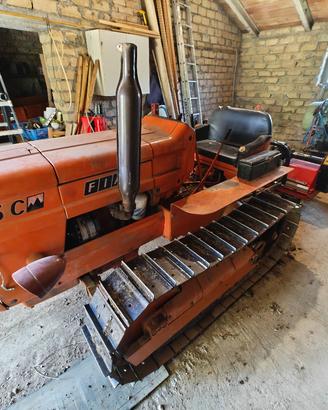 trattore a cingoli Fiat 455c Montagna + attrezzi