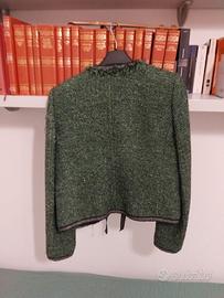 giacca stile Chanel. 