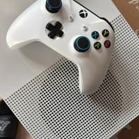 Xbox one con Hogwarts Legacy e Fifa25