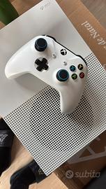 Xbox one con Hogwarts Legacy e Fifa25