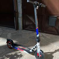 Monopattino elettrico Aprilia ESRZ