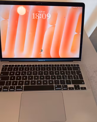 Macbook Air M1 2020-13’’-8gb RAM 256 gb SSD