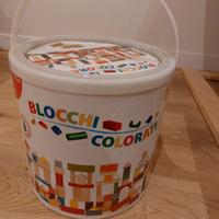 blocchi colorati in legno 