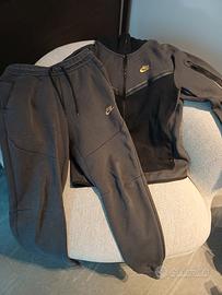 tuta nike tech fleece