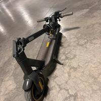 Monopattino Segway Ninebot G30