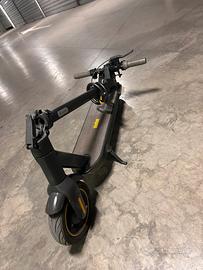 Monopattino Segway Ninebot G30