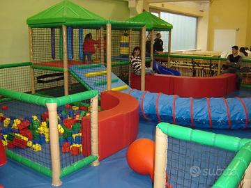 Area Giochi Soft Playground per Bambini e Scivoli