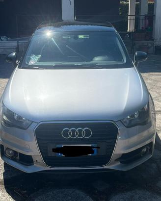 Audi A1 Sportback 1.6 TDI 90 CV 5 porte tetto nero